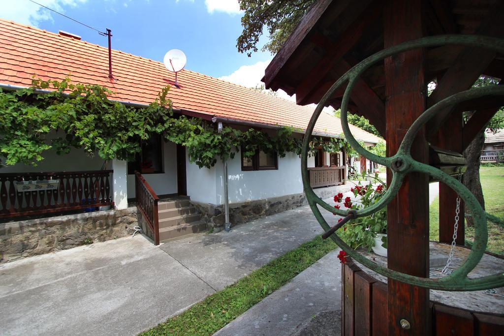 Lugas Vendégház Felsőtold Extérieur photo