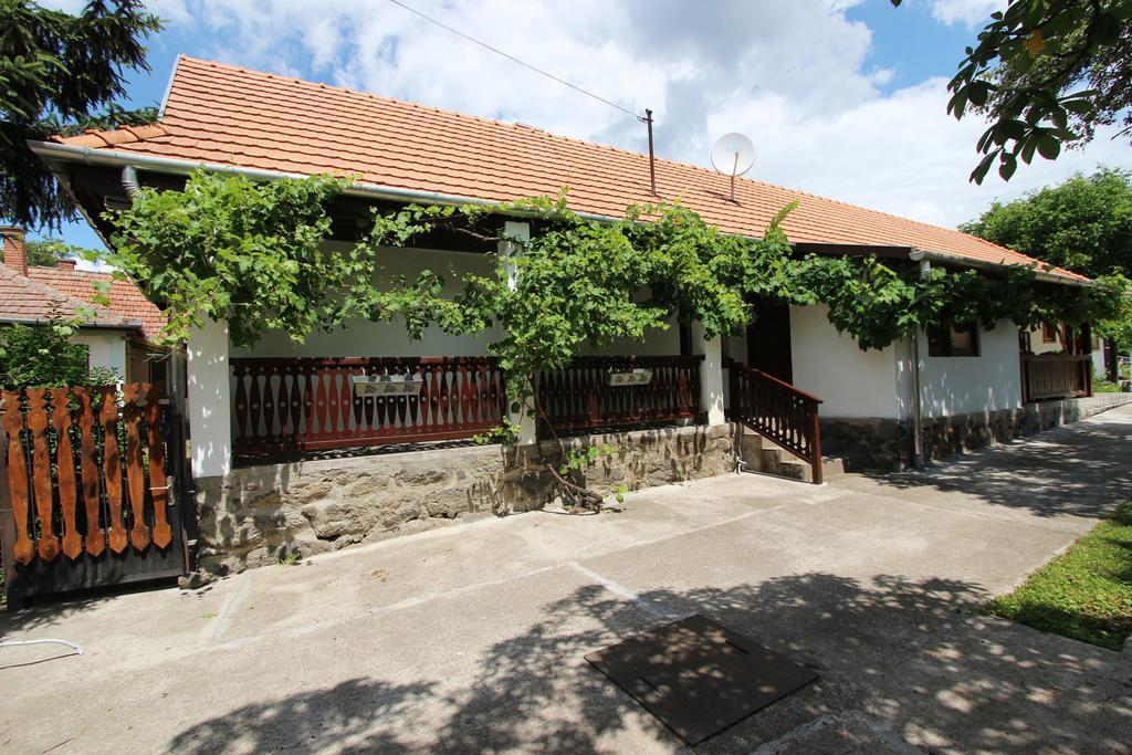 Lugas Vendégház Felsőtold Extérieur photo